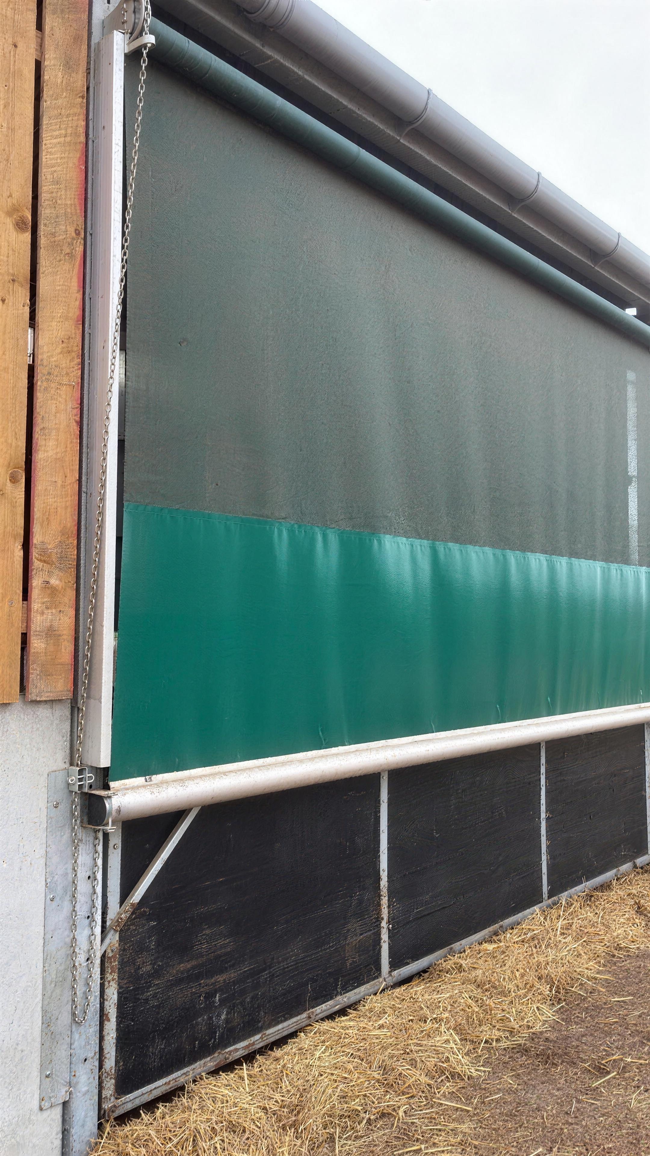 Green hand chain roller blind with aluminium side channel