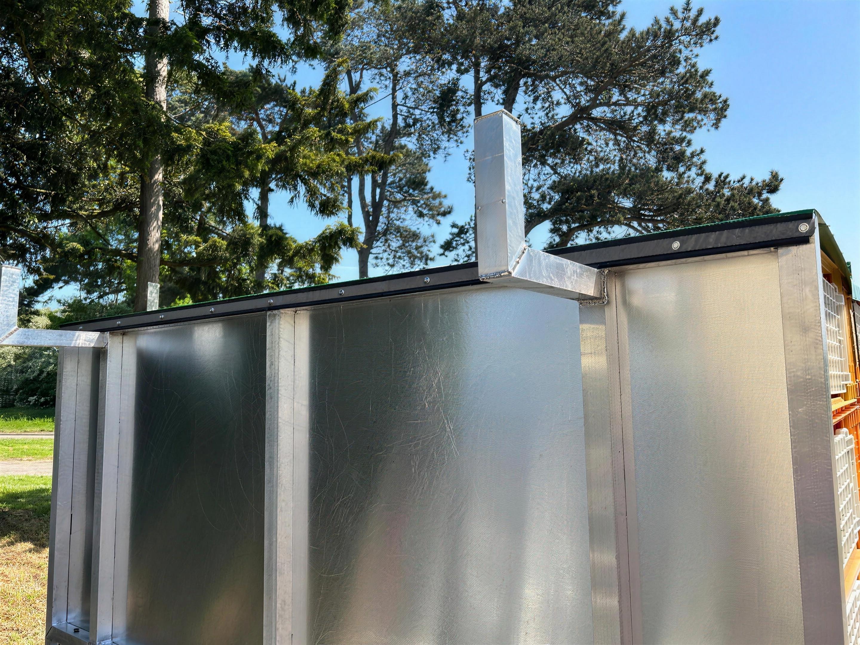 Roll off sheet on a tipping trailer
